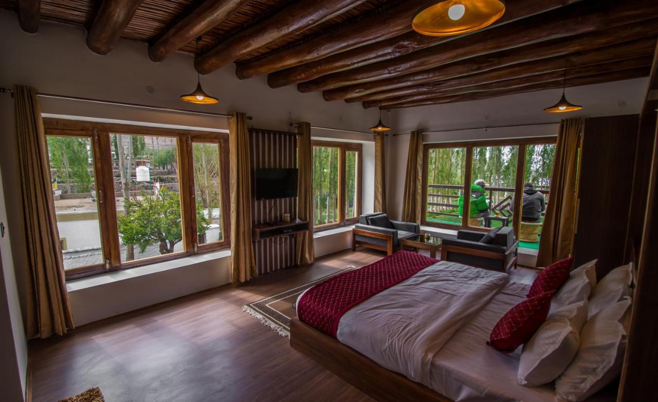Tongspon Inn เลห์ ภายนอก รูปภาพ